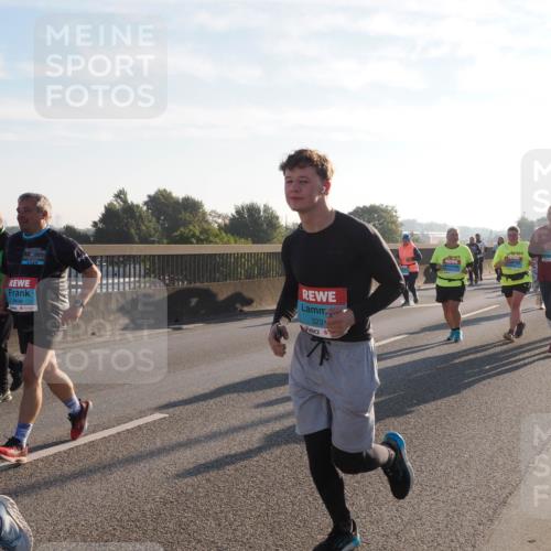 03.10.2025 - Köhlbrandbrückenlauf Fabian Wolf http://msf.ph/oto/9014443 03.10.2025 09:24:39 Position 3 2024, 2497, 2498, 3291 meine-sportfotos.de