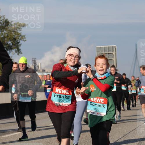 03.10.2025 - Köhlbrandbrückenlauf Luisa Fischer http://msf.ph/oto/9014473 03.10.2025 10:58:47 Position 3 1674, 3469, 3500, 3499 meine-sportfotos.de