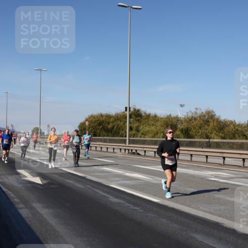 03.10.2025 - Köhlbrandbrückenlauf Julia Fischer http://msf.ph/oto/9014485 03.10.2025 13:09:54 Position 3  meine-sportfotos.de