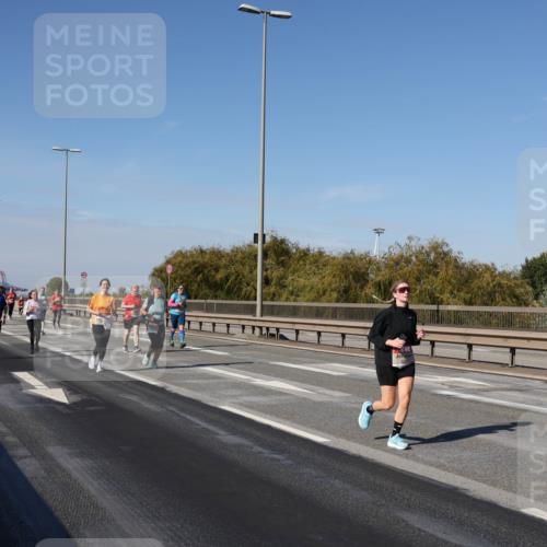 03.10.2025 - Köhlbrandbrückenlauf Julia Fischer http://msf.ph/oto/9014488 03.10.2025 13:09:55 Position 3  meine-sportfotos.de