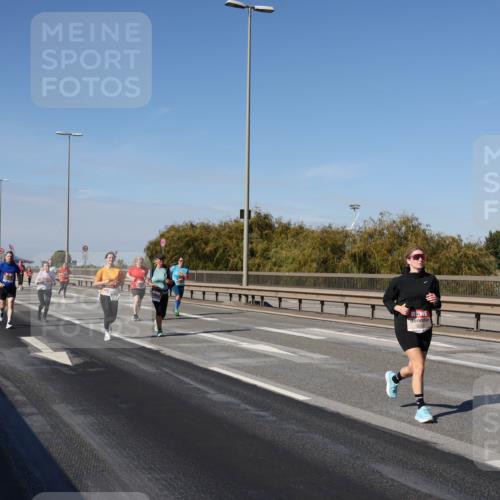 03.10.2025 - Köhlbrandbrückenlauf Julia Fischer http://msf.ph/oto/9014490 03.10.2025 13:09:55 Position 3  meine-sportfotos.de