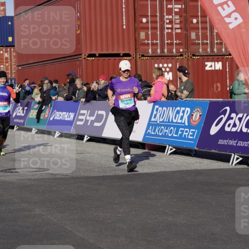 03.10.2025 - Köhlbrandbrückenlauf Michael Burmester http://msf.ph/oto/9014503 03.10.2025 10:14:33 Ziel 1305, 1598, 1820, 2230, 2747, 2938, 2951, 2986, 3461, 3645, 3843 meine-sportfotos.de