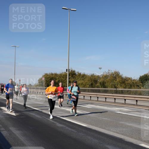 03.10.2025 - Köhlbrandbrückenlauf Julia Fischer http://msf.ph/oto/9014507 03.10.2025 13:09:57 Position 3  meine-sportfotos.de