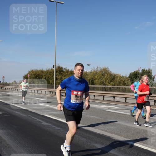 03.10.2025 - Köhlbrandbrückenlauf Julia Fischer http://msf.ph/oto/9014525 03.10.2025 13:10:00 Position 3 4898 meine-sportfotos.de