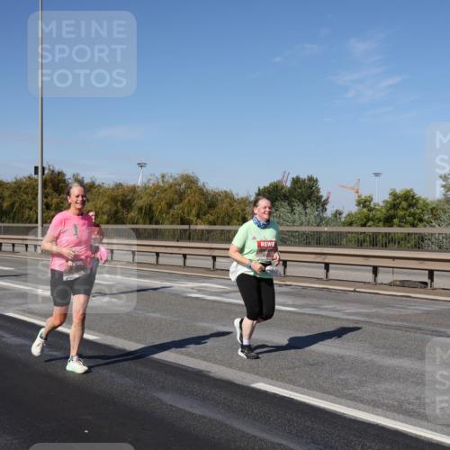 03.10.2025 - Köhlbrandbrückenlauf Julia Fischer http://msf.ph/oto/9014534 03.10.2025 13:10:05 Position 3  meine-sportfotos.de