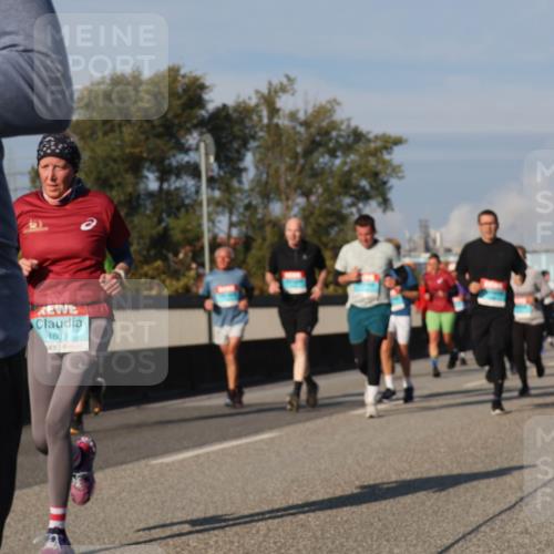 03.10.2025 - Köhlbrandbrückenlauf Luisa Fischer http://msf.ph/oto/9014542 03.10.2025 10:58:55 Position 3 1633 meine-sportfotos.de