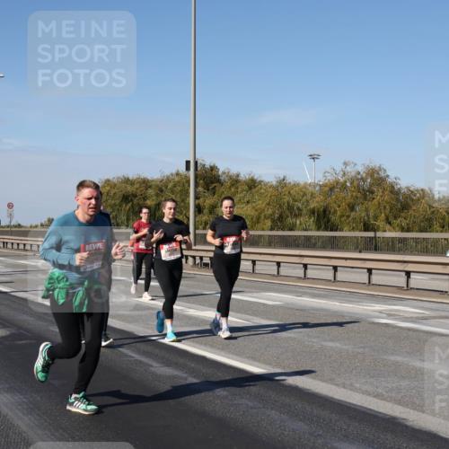 03.10.2025 - Köhlbrandbrückenlauf Julia Fischer http://msf.ph/oto/9014546 03.10.2025 13:10:08 Position 3  meine-sportfotos.de