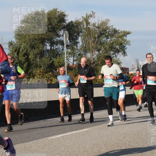 03.10.2025 - Köhlbrandbrückenlauf Luisa Fischer http://msf.ph/oto/9014548 03.10.2025 10:58:55 Position 3 1633, 3691, 1588, 1892 meine-sportfotos.de