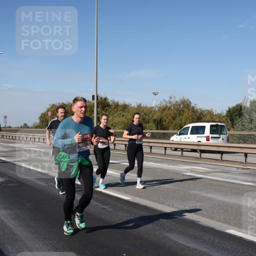 03.10.2025 - Köhlbrandbrückenlauf Julia Fischer http://msf.ph/oto/9014549 03.10.2025 13:10:08 Position 3 6570 meine-sportfotos.de