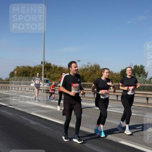 03.10.2025 - Köhlbrandbrückenlauf Julia Fischer http://msf.ph/oto/9014557 03.10.2025 13:10:10 Position 3  meine-sportfotos.de