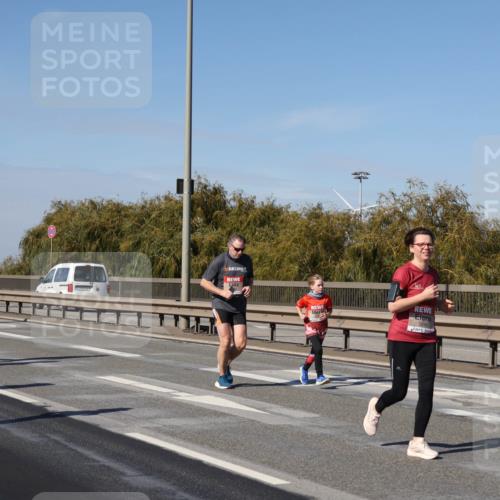 03.10.2025 - Köhlbrandbrückenlauf Julia Fischer http://msf.ph/oto/9014561 03.10.2025 13:10:11 Position 3  meine-sportfotos.de