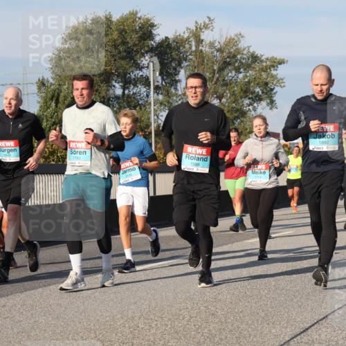 03.10.2025 - Köhlbrandbrückenlauf Luisa Fischer http://msf.ph/oto/9014567 03.10.2025 10:58:57 Position 3 1848, 1782, 3126, 1588, 1892 meine-sportfotos.de