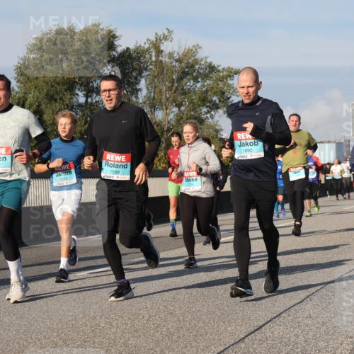 03.10.2025 - Köhlbrandbrückenlauf Luisa Fischer http://msf.ph/oto/9014569 03.10.2025 10:58:57 Position 3 1782, 1588, 3126, 1714, 1892 meine-sportfotos.de
