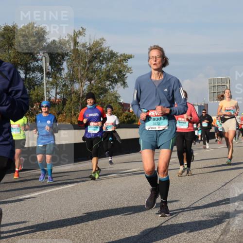 03.10.2025 - Köhlbrandbrückenlauf Luisa Fischer http://msf.ph/oto/9014616 03.10.2025 10:59:02 Position 3 2986, 2230, 3372, 14, 230 meine-sportfotos.de