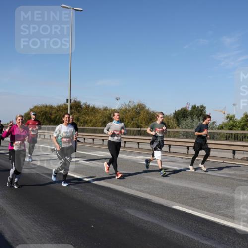 03.10.2025 - Köhlbrandbrückenlauf Julia Fischer http://msf.ph/oto/9014617 03.10.2025 13:10:23 Position 3  meine-sportfotos.de