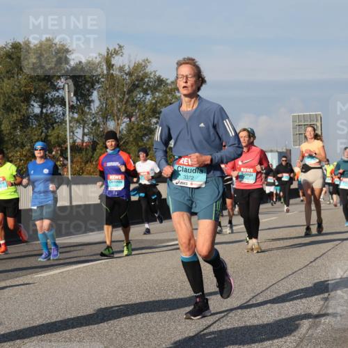 03.10.2025 - Köhlbrandbrückenlauf Luisa Fischer http://msf.ph/oto/9014619 03.10.2025 10:59:02 Position 3 3372 meine-sportfotos.de