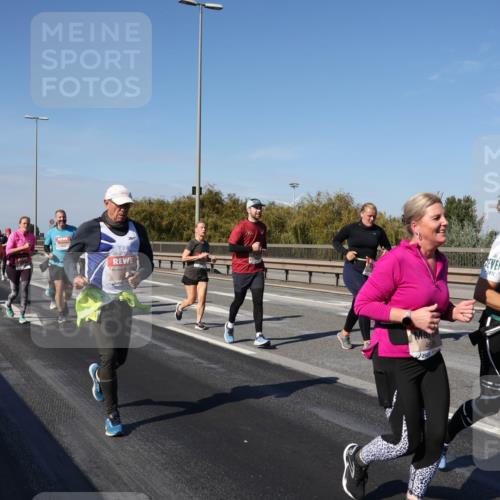 03.10.2025 - Köhlbrandbrückenlauf Julia Fischer http://msf.ph/oto/9014620 03.10.2025 13:10:25 Position 3  meine-sportfotos.de