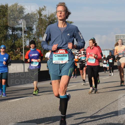 03.10.2025 - Köhlbrandbrückenlauf Luisa Fischer http://msf.ph/oto/9014621 03.10.2025 10:59:02 Position 3 3372, 1431 meine-sportfotos.de