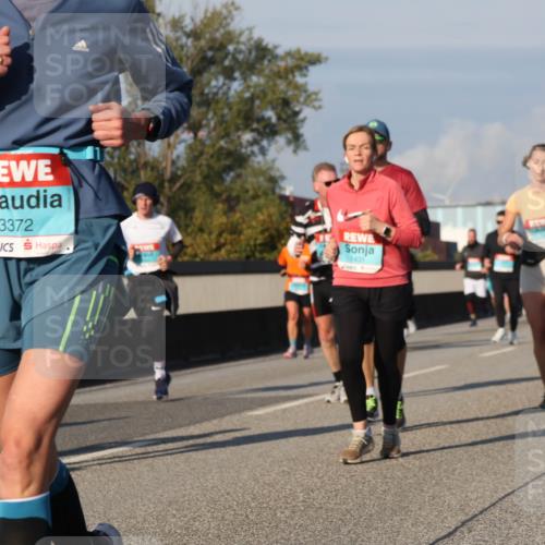 03.10.2025 - Köhlbrandbrückenlauf Luisa Fischer http://msf.ph/oto/9014627 03.10.2025 10:59:03 Position 3 3372, 1431 meine-sportfotos.de