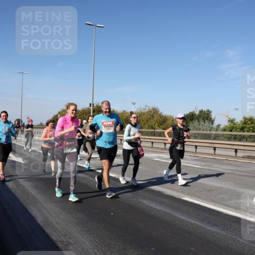 03.10.2025 - Köhlbrandbrückenlauf Julia Fischer http://msf.ph/oto/9014638 03.10.2025 13:10:28 Position 3  meine-sportfotos.de