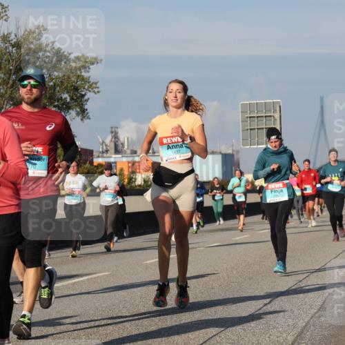 03.10.2025 - Köhlbrandbrückenlauf Luisa Fischer http://msf.ph/oto/9014640 03.10.2025 10:59:04 Position 3 1431, 770, 1437 meine-sportfotos.de