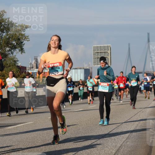 03.10.2025 - Köhlbrandbrückenlauf Luisa Fischer http://msf.ph/oto/9014642 03.10.2025 10:59:05 Position 3 1770, 1437, 2953 meine-sportfotos.de