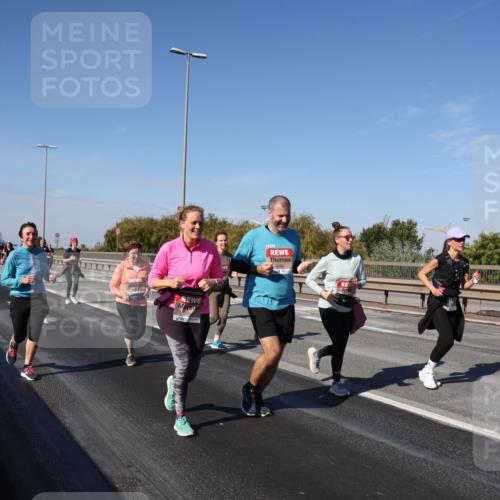03.10.2025 - Köhlbrandbrückenlauf Julia Fischer http://msf.ph/oto/9014643 03.10.2025 13:10:29 Position 3 4960 meine-sportfotos.de