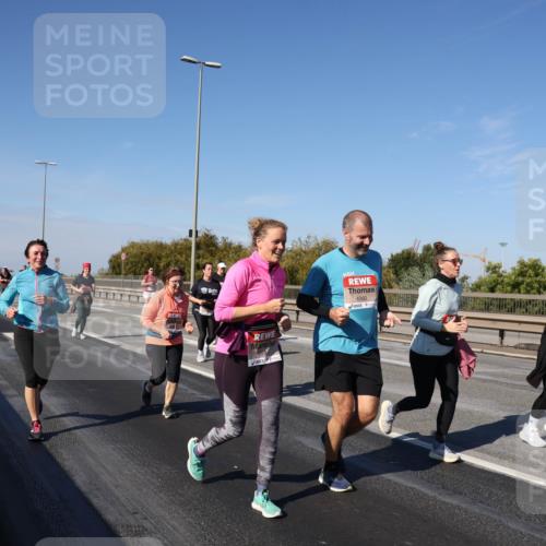 03.10.2025 - Köhlbrandbrückenlauf Julia Fischer http://msf.ph/oto/9014646 03.10.2025 13:10:29 Position 3 4960 meine-sportfotos.de