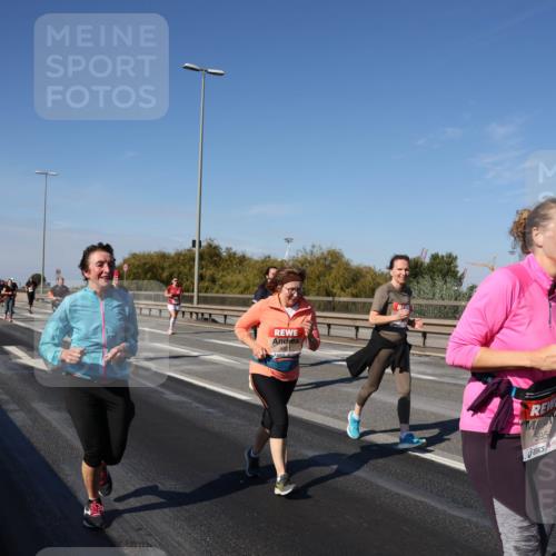 03.10.2025 - Köhlbrandbrückenlauf Julia Fischer http://msf.ph/oto/9014651 03.10.2025 13:10:30 Position 3 480, 595 meine-sportfotos.de