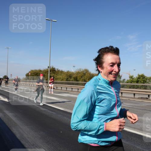 03.10.2025 - Köhlbrandbrückenlauf Julia Fischer http://msf.ph/oto/9014659 03.10.2025 13:10:31 Position 3  meine-sportfotos.de