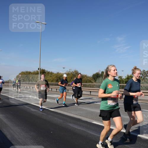 03.10.2025 - Köhlbrandbrückenlauf Julia Fischer http://msf.ph/oto/9014707 03.10.2025 13:10:41 Position 3 4921 meine-sportfotos.de