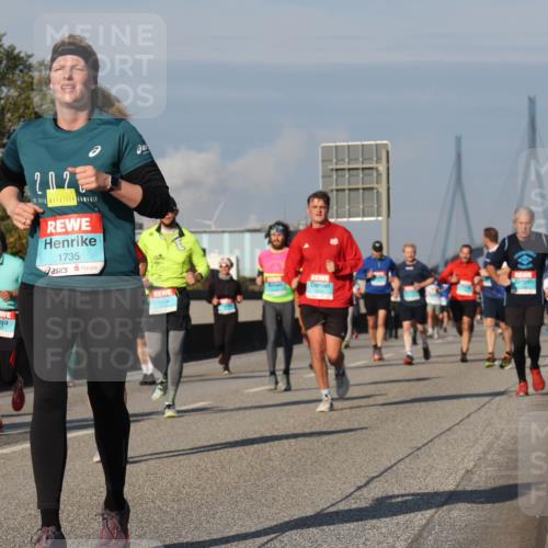 03.10.2025 - Köhlbrandbrückenlauf Luisa Fischer http://msf.ph/oto/9014722 03.10.2025 10:59:12 Position 3 3644, 2, 0, 2, 1735 meine-sportfotos.de