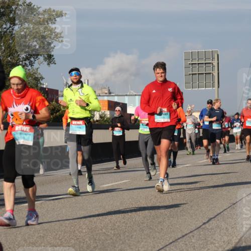 03.10.2025 - Köhlbrandbrückenlauf Luisa Fischer http://msf.ph/oto/9014731 03.10.2025 10:59:13 Position 3 25, 1337, 99, 456 meine-sportfotos.de