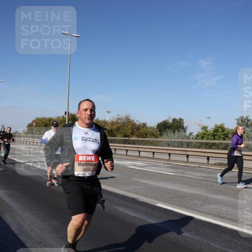 03.10.2025 - Köhlbrandbrückenlauf Julia Fischer http://msf.ph/oto/9014732 03.10.2025 13:10:43 Position 3 6118 meine-sportfotos.de