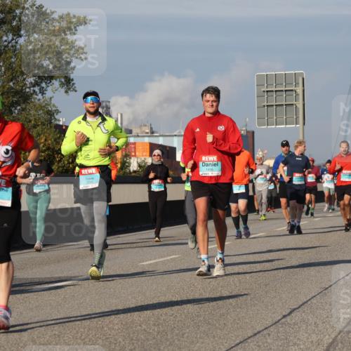 03.10.2025 - Köhlbrandbrückenlauf Luisa Fischer http://msf.ph/oto/9014735 03.10.2025 10:59:13 Position 3 1456, 2699, 3748, 1337, 3699 meine-sportfotos.de