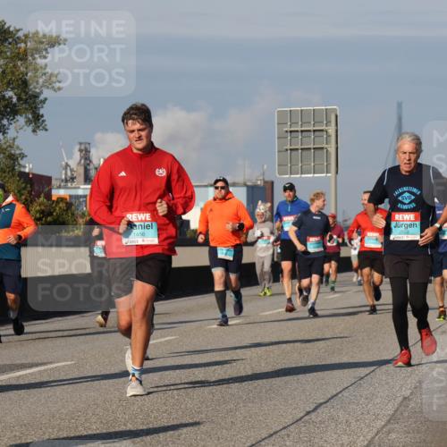 03.10.2025 - Köhlbrandbrückenlauf Luisa Fischer http://msf.ph/oto/9014751 03.10.2025 10:59:15 Position 3 3748, 1456, 2699 meine-sportfotos.de