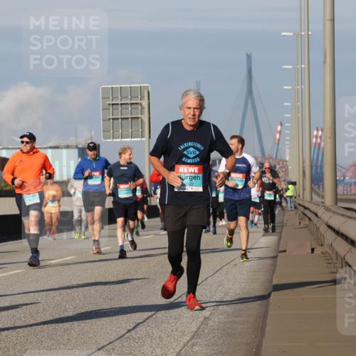 03.10.2025 - Köhlbrandbrückenlauf Luisa Fischer http://msf.ph/oto/9014762 03.10.2025 10:59:16 Position 3 1456, 2699 meine-sportfotos.de