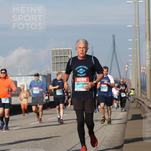 03.10.2025 - Köhlbrandbrückenlauf Luisa Fischer http://msf.ph/oto/9014771 03.10.2025 10:59:17 Position 3 26994 meine-sportfotos.de