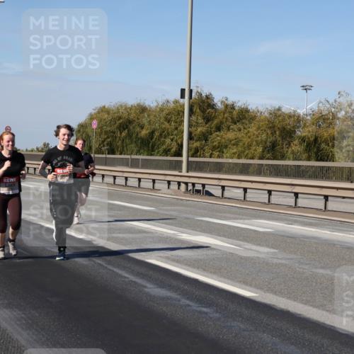 03.10.2025 - Köhlbrandbrückenlauf Julia Fischer http://msf.ph/oto/9014774 03.10.2025 13:10:52 Position 3  meine-sportfotos.de