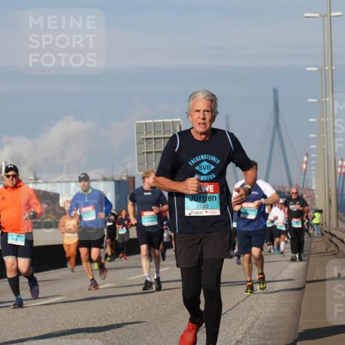03.10.2025 - Köhlbrandbrückenlauf Luisa Fischer http://msf.ph/oto/9014775 03.10.2025 10:59:17 Position 3 2699 meine-sportfotos.de