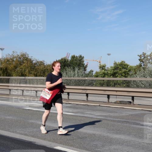 03.10.2025 - Köhlbrandbrückenlauf Julia Fischer http://msf.ph/oto/9014795 03.10.2025 13:10:57 Position 3 5333, 1 meine-sportfotos.de