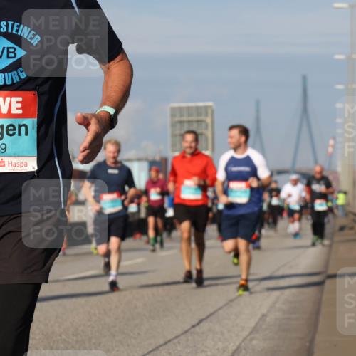 03.10.2025 - Köhlbrandbrückenlauf Luisa Fischer http://msf.ph/oto/9014801 03.10.2025 10:59:20 Position 3 2699 meine-sportfotos.de