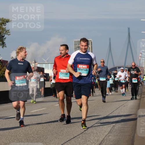 03.10.2025 - Köhlbrandbrückenlauf Luisa Fischer http://msf.ph/oto/9014811 03.10.2025 10:59:21 Position 3 2144, 2165, 2171 meine-sportfotos.de