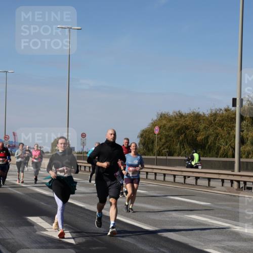 03.10.2025 - Köhlbrandbrückenlauf Julia Fischer http://msf.ph/oto/9014812 03.10.2025 13:11:00 Position 3  meine-sportfotos.de