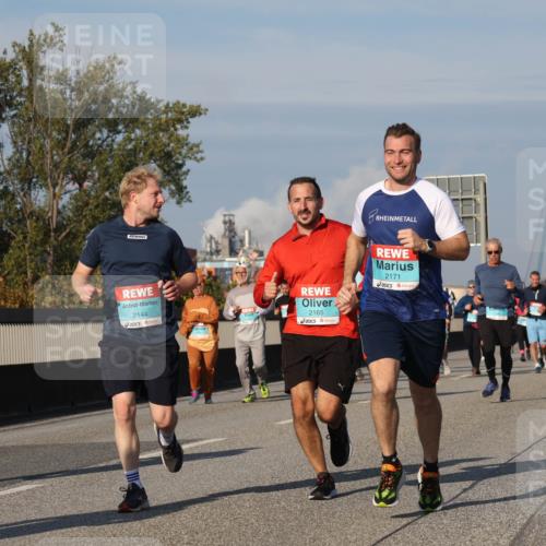 03.10.2025 - Köhlbrandbrückenlauf Luisa Fischer http://msf.ph/oto/9014819 03.10.2025 10:59:22 Position 3 1510, 2144, 2165, 2171 meine-sportfotos.de
