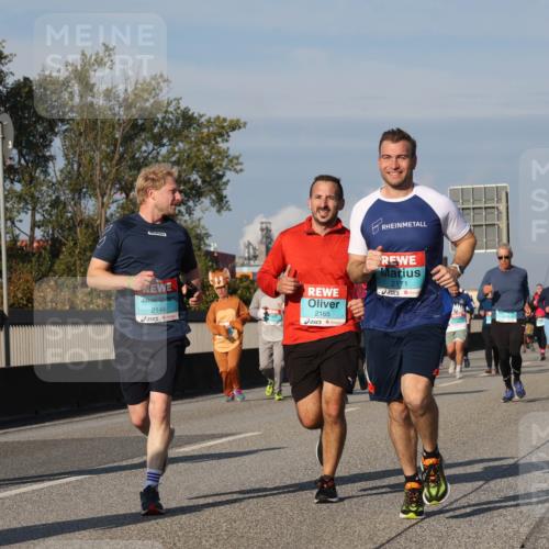 03.10.2025 - Köhlbrandbrückenlauf Luisa Fischer http://msf.ph/oto/9014824 03.10.2025 10:59:22 Position 3 1510, 2144, 2165, 2171 meine-sportfotos.de
