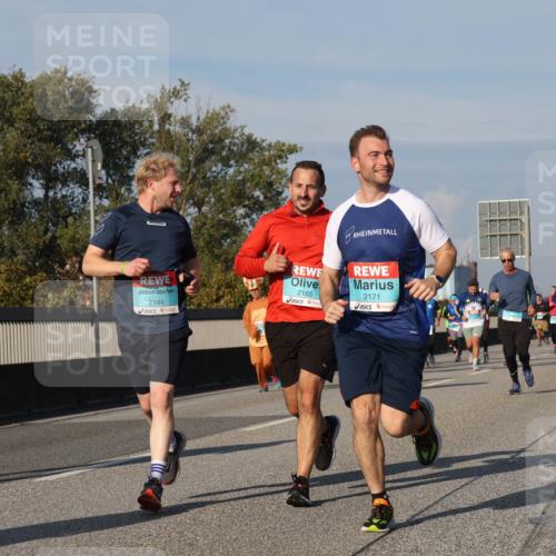 03.10.2025 - Köhlbrandbrückenlauf Luisa Fischer http://msf.ph/oto/9014833 03.10.2025 10:59:23 Position 3 1510, 2144, 2165, 2171 meine-sportfotos.de