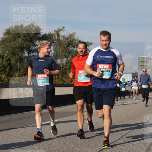03.10.2025 - Köhlbrandbrückenlauf Luisa Fischer http://msf.ph/oto/9014835 03.10.2025 10:59:23 Position 3 1510, 2144, 2165, 1 meine-sportfotos.de