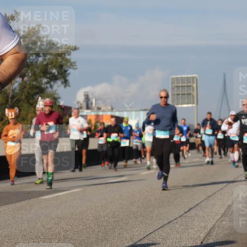 03.10.2025 - Köhlbrandbrückenlauf Luisa Fischer http://msf.ph/oto/9014847 03.10.2025 10:59:25 Position 3  meine-sportfotos.de
