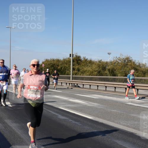 03.10.2025 - Köhlbrandbrückenlauf Julia Fischer http://msf.ph/oto/9014857 03.10.2025 13:11:12 Position 3 6219 meine-sportfotos.de